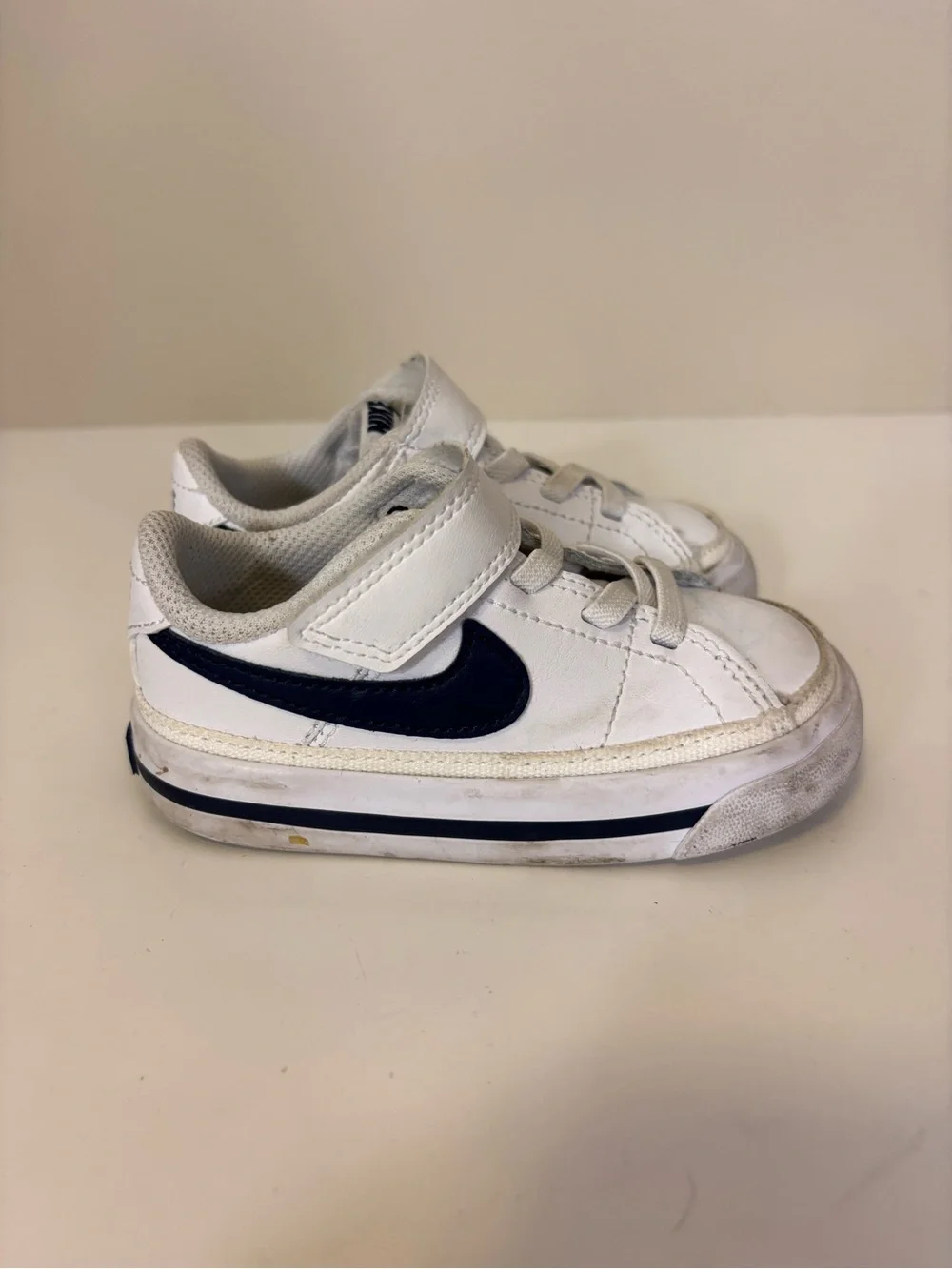 Nike Baby White & Black Strap Low-Top Sneakers Size 6